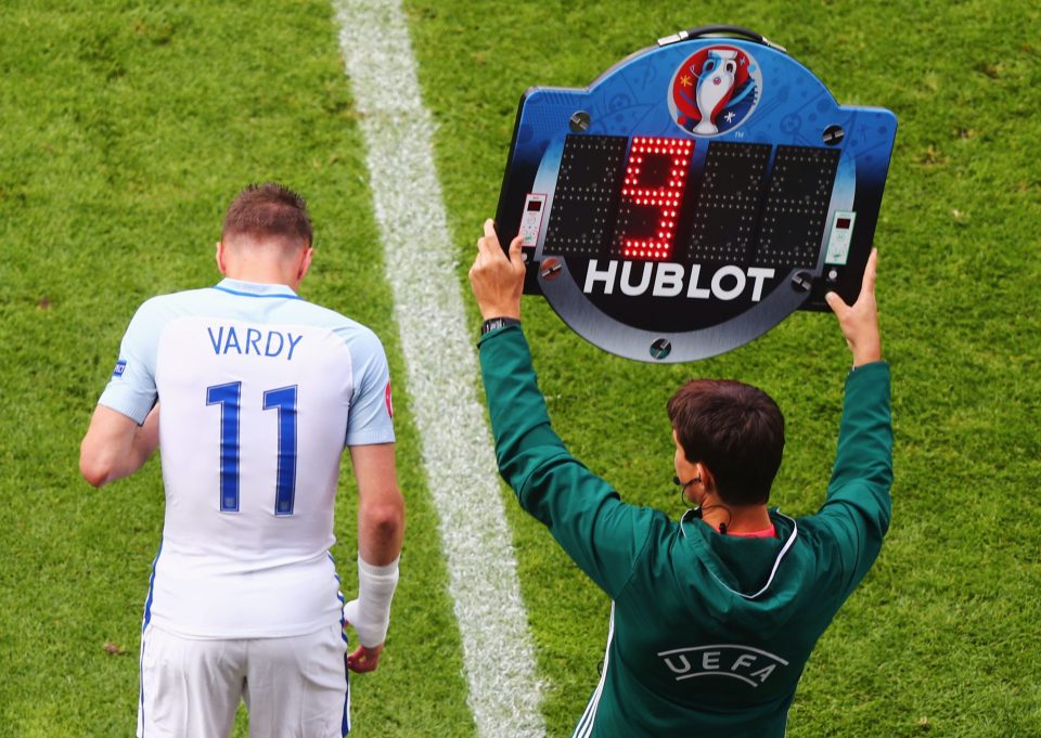  Vardy came on to cheers from the England fans after they were booed off at half time