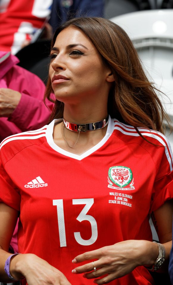  Welsh fan gives her team taff luck