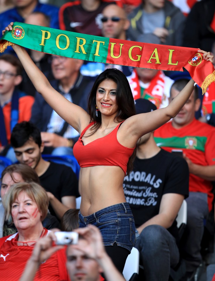  Cheer joy from this Portuguese backer