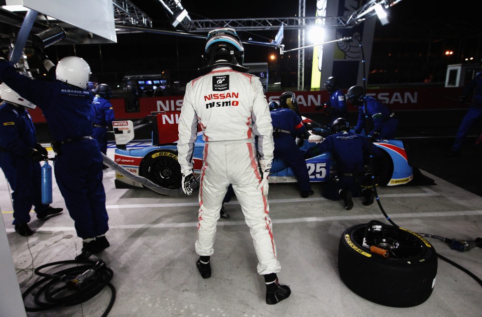  Chris Hoy ended his first ever Le Mans 24 hour race in a creditable 17th place out of 60 teams as he fulfilled a life-long dream of taking part in the endurance race