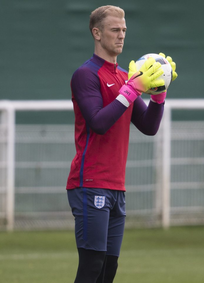  Goalkeeper Joe Hart goes to work in Chantilly