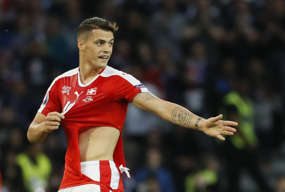  Granit Xhaka's shirt was ripped in Lille