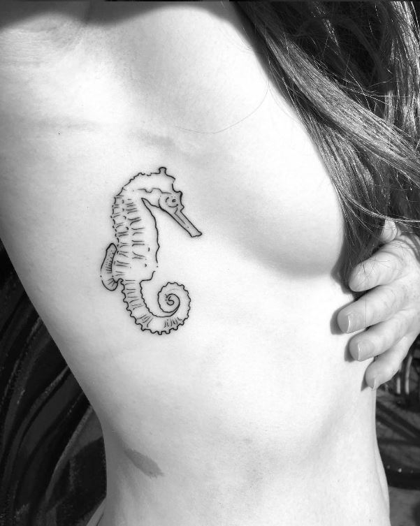  One woman flaunts her seahorse inking