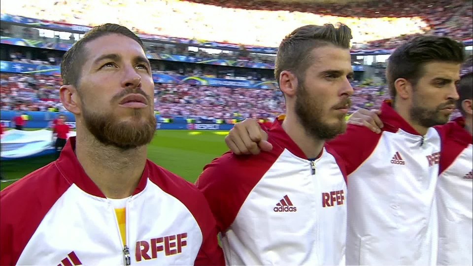  Gerard Pique lines up alongside David De Gea for the Spanish national anthem