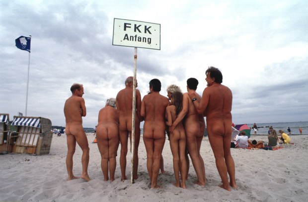 Nudist commune refugees Germany