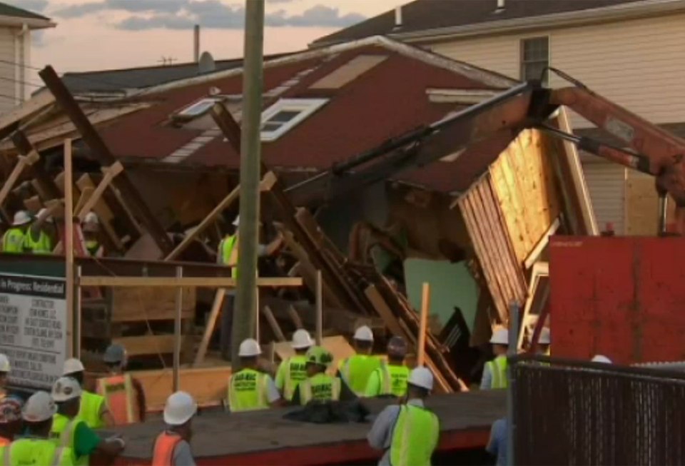 House collapses in Brooklyn, New York 