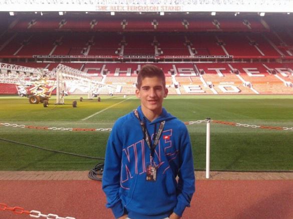  Benjamin Garre has his picture taken in Old Trafford