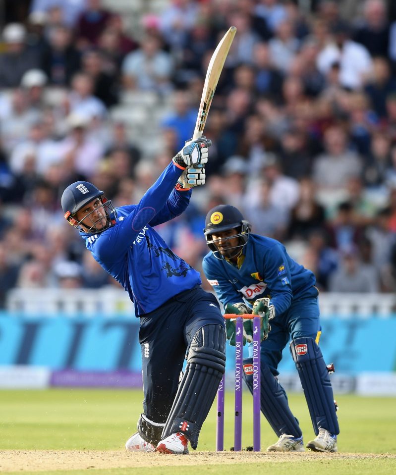  Nottinghamshire batter Hales blasts his way to 133 not out