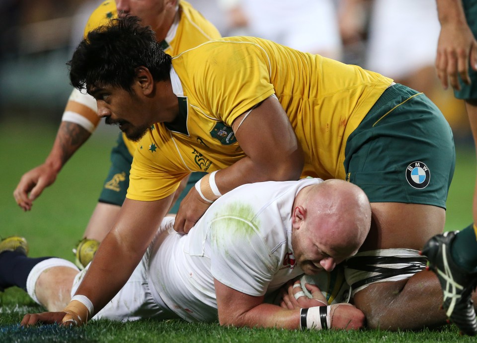  Prop Dan Cole opened the scoring with an early try for England