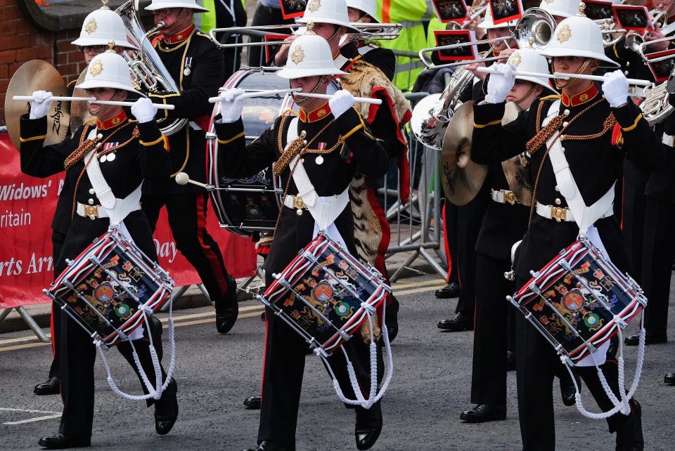  Farewell tour begins ... PM shows his face in Cleethorpes for military parade