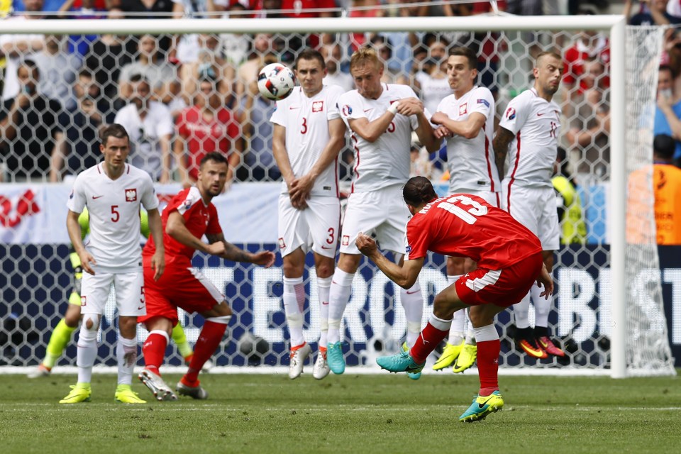  Ricardo Rodriguez sent a brilliant free-kick at goal