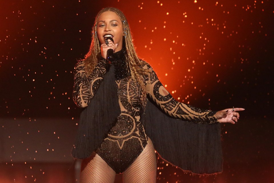  Beyoncé never missed a beat despite the chaos around her