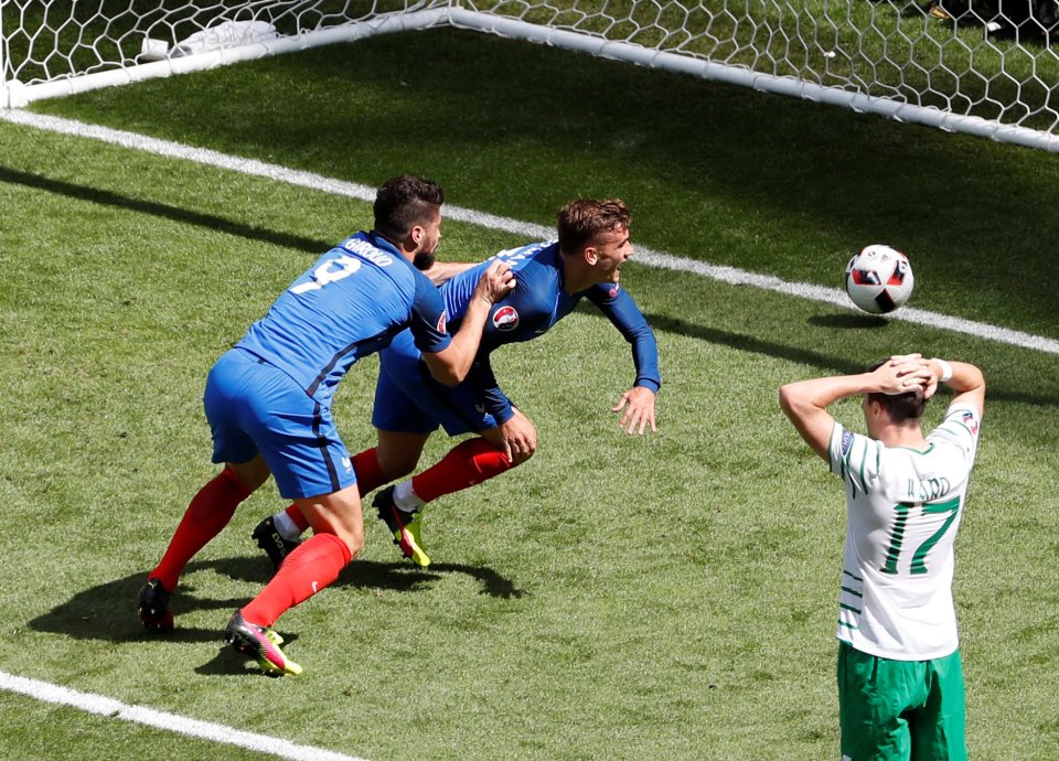  Antoine Griezmann score twice as France reached the Euro 2016 quarter-finals