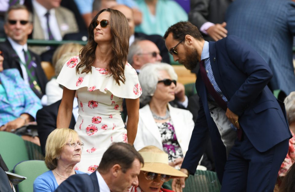  Pippa Middleton enjoys the show as she watches James Ward face Novak Djokovic