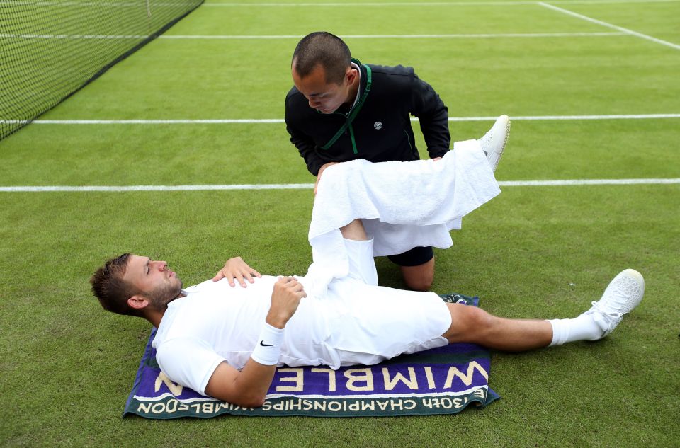  Dan Evans recovered from an injury scare in the fourth set