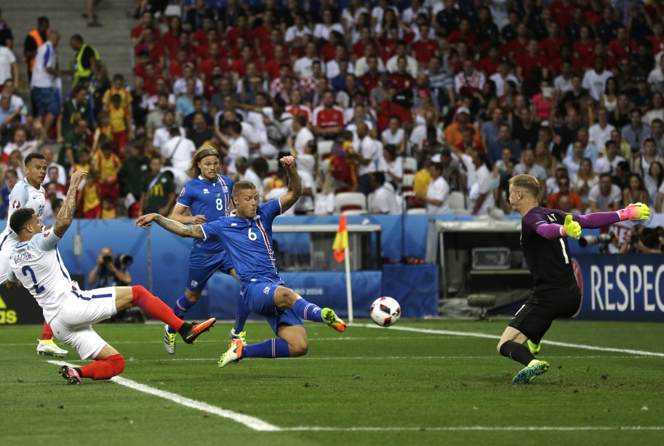 Ragnar Sigurdsson shoots past Joe Hart as Iceland equalised against England