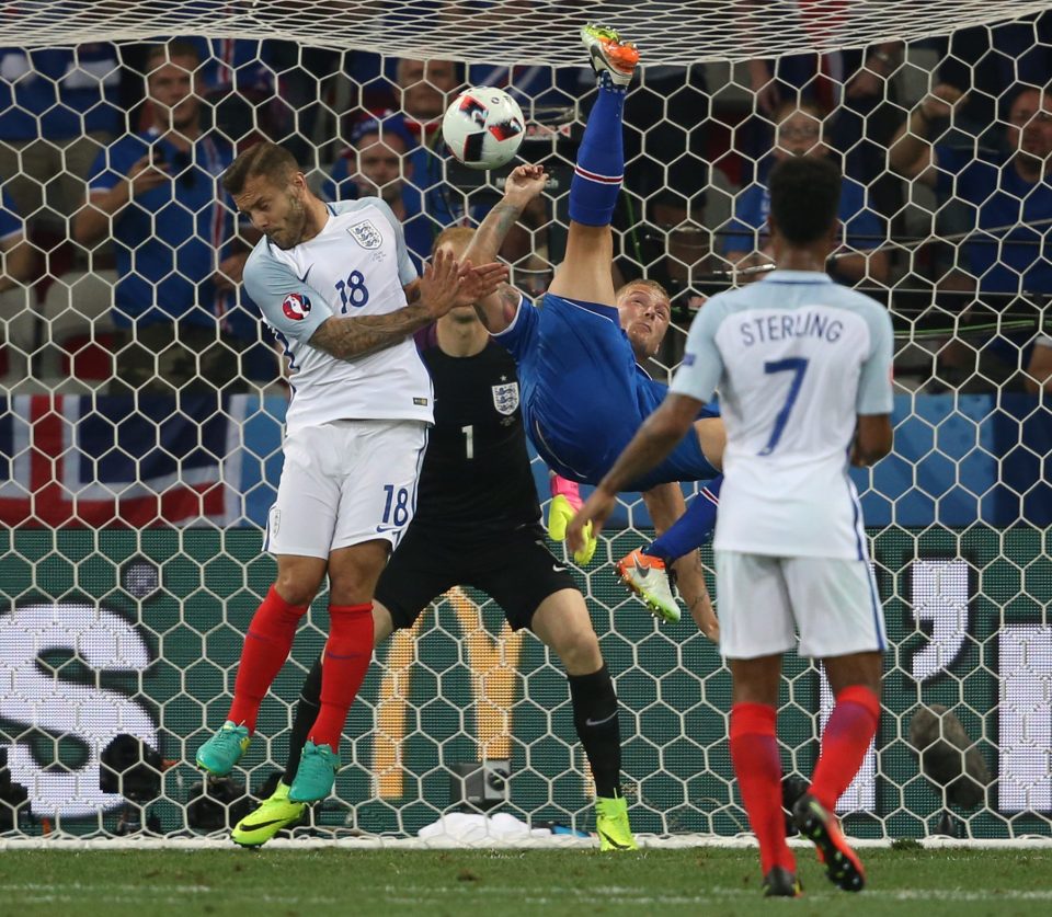 Ragnar Sigurdsson lets fly with an overhead kick that tested Joe Hart