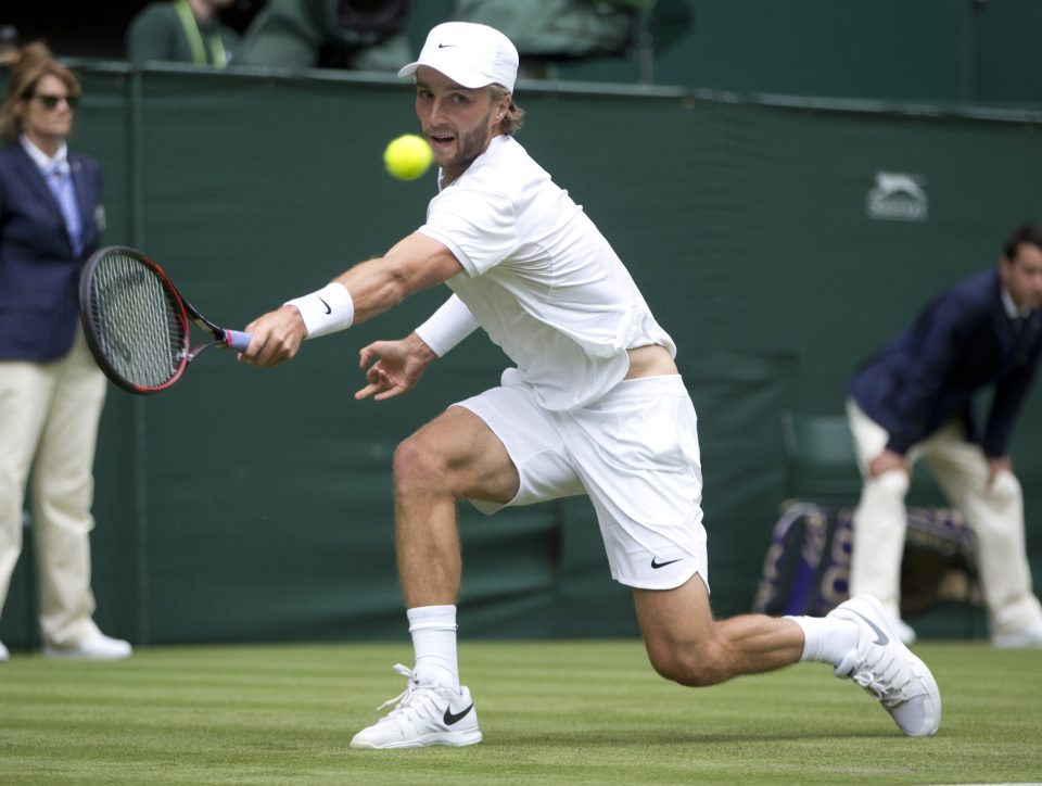  Liam Broady tried to battle back against Andy Murray but it was not enough