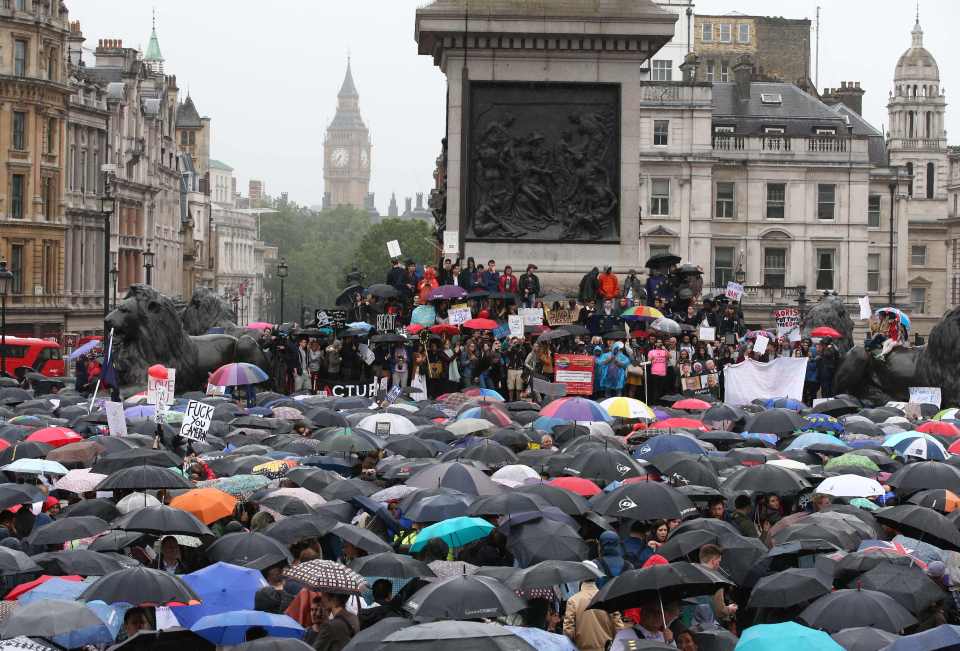  Around 1,500 people gathered in London's Trafalgar Square to protest against the referendum result