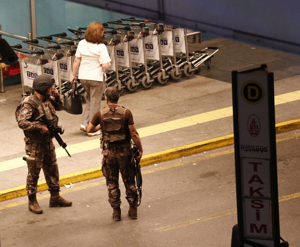  Turkish army personnel have surrounded the airport