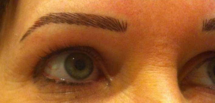  Rachel trained as a tattoo artist and gave her best friend a new set of eyebrows and lash lines