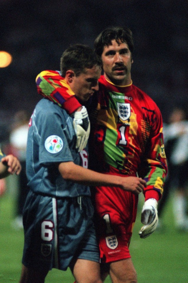  David Seaman consoles Gareth Southgate after his Euro 96 penalty miss