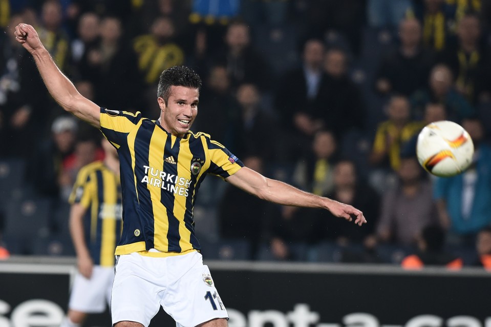  Fans are growing frustrated with Robin van Persie's attitude at Fenerbahce