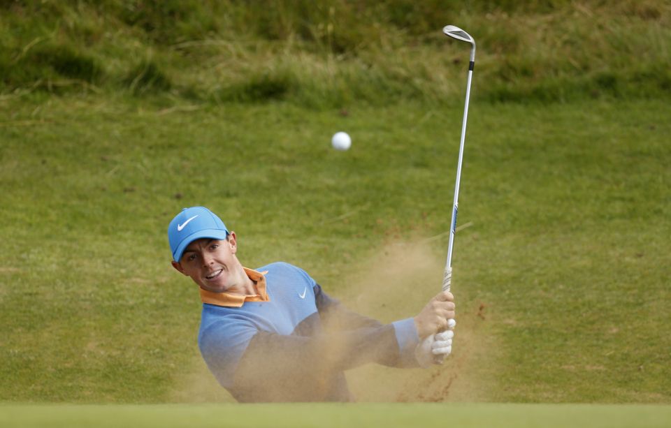  Rory McIlroy found out the hard way that the bunkers on the eighth should be avoided