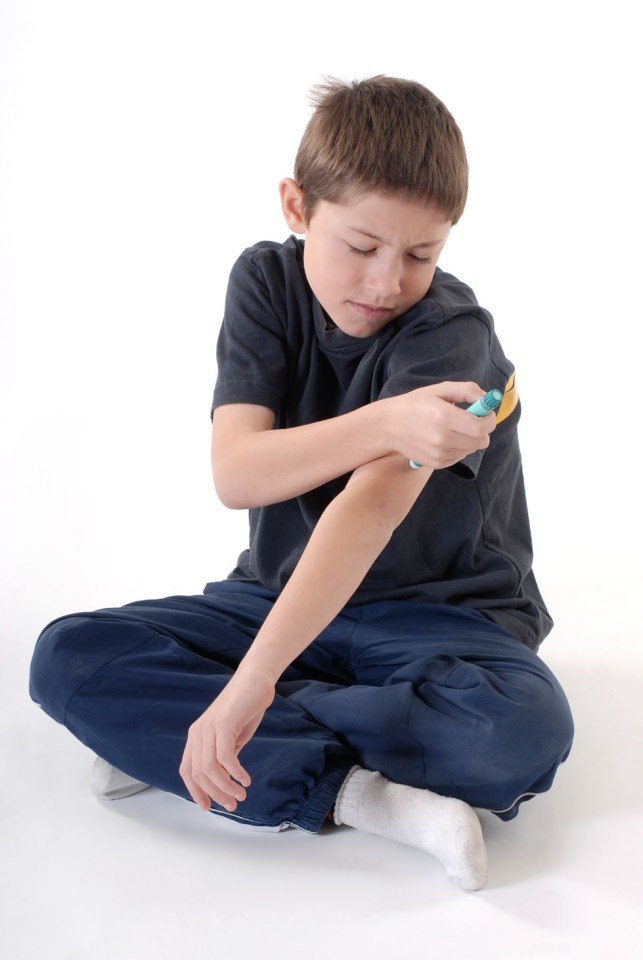  Currently people with type 1 diabetes must inject insulin with a needle or insulin pump so they can keep their blood sugar levels at a healthy level