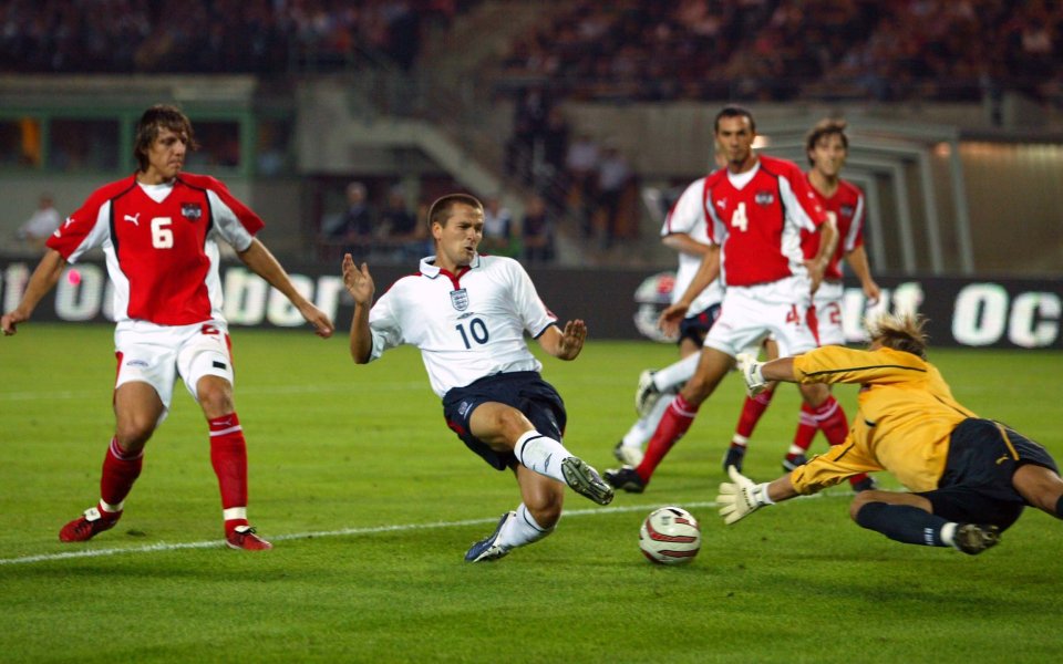  Manninger also played for Austria 33 times, including against England in 2006