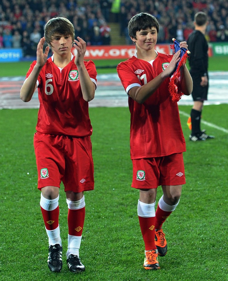  Gary also left behind two sons, Tommy and Ed Speed, who will watch the semi-final match with their family