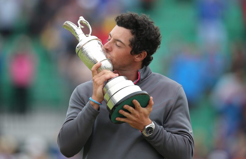  McIlroy celebrates with the Claret Jug after winning The Open two years ago