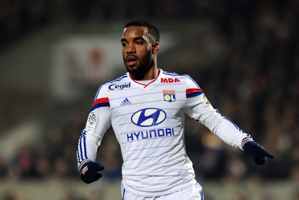  Arsenal will continue their chase for Lyon striker Alexandre Lacazette