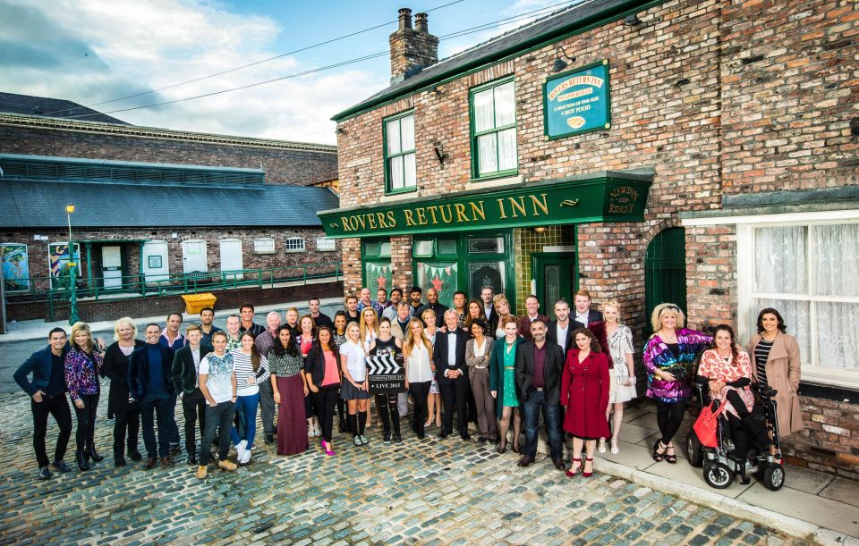  A number of members of Coronation Street cast are understood to be angry about changes to their contracts