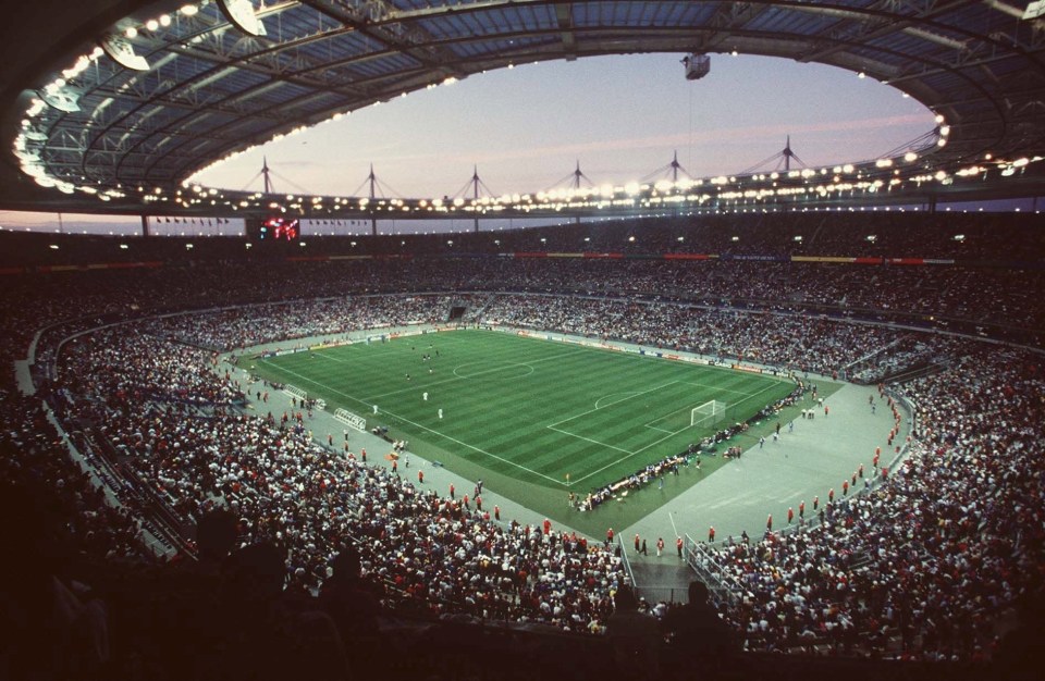  Famous ground ... The stadium holds over 80,000 people