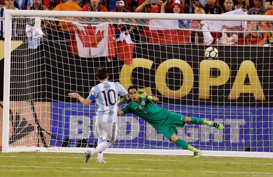  Messi missed a crucial penalty as Argentina lost shootout to Chile