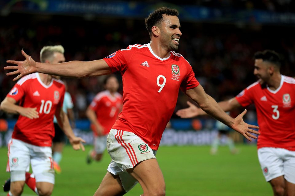  Robson-Kanu is a free agent after being released by Reading