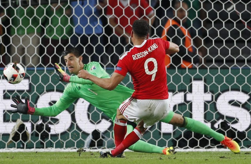  Hal Robson-Kanu's super goal for Wales against Belgium