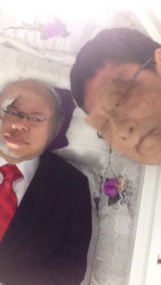  Face swap... this man switched his features with a corpse whilst at the subject's funeral