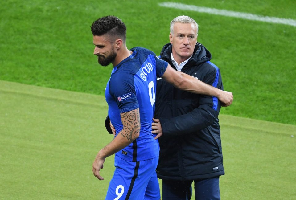  Olivier Giroud may be forced out of France's clash with Germany