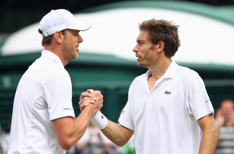  Sam Querrey beat Nicolas Mahut in straight sets to reach last 8 at Wimbledon