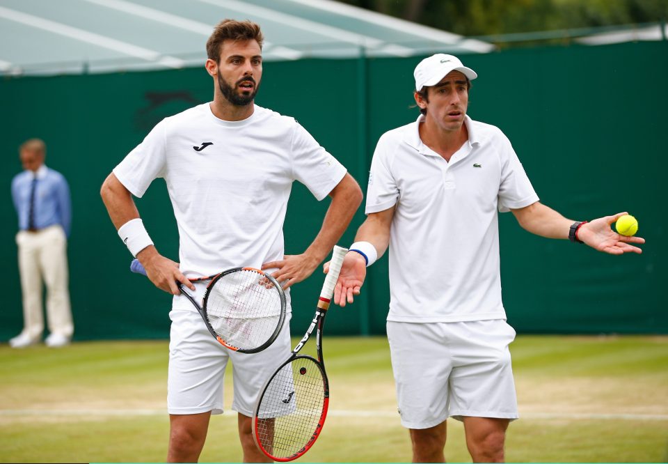  The pair argue over toilet break