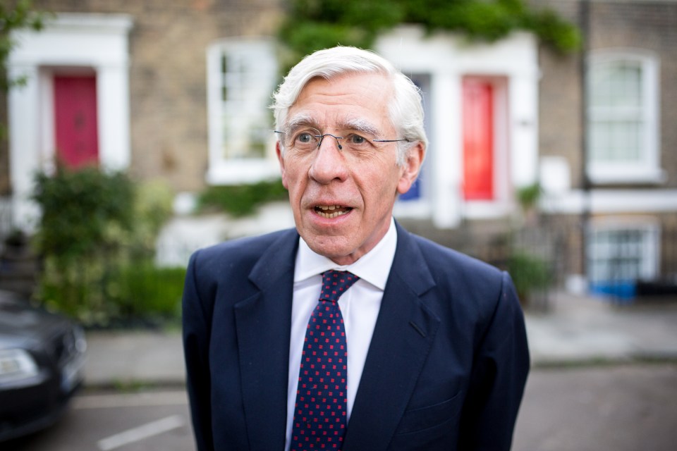  Former Foreign Secretary Jack Straw told sources to find 'silver bullet intelligence'