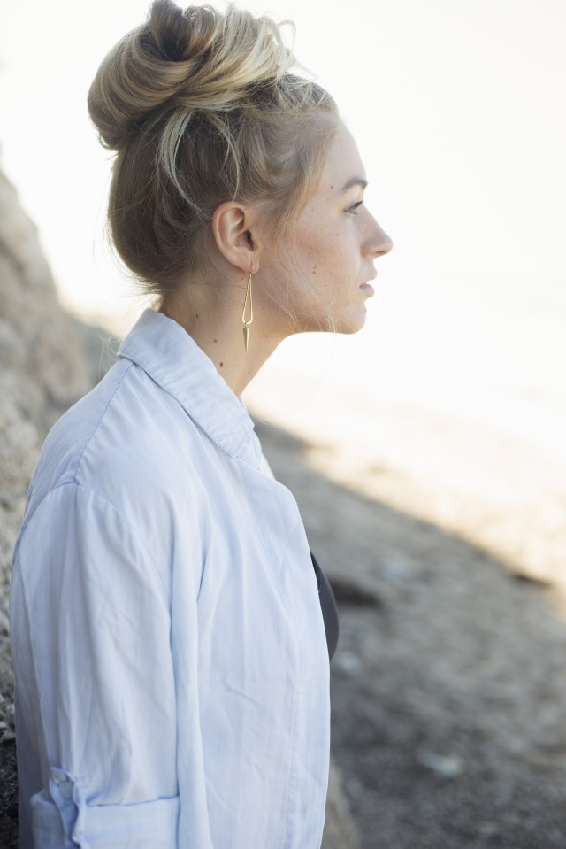  A messy bun helps protect your barnet