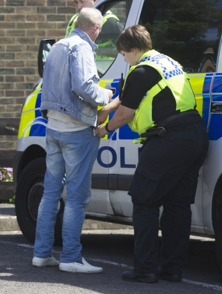  Lost dosh ... Gazza is helped out by cops