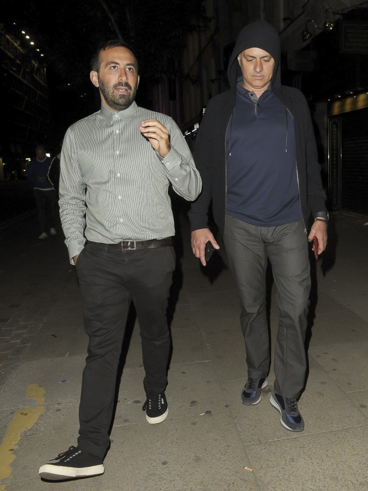  Mourinho with analyst Giovanni Cerra