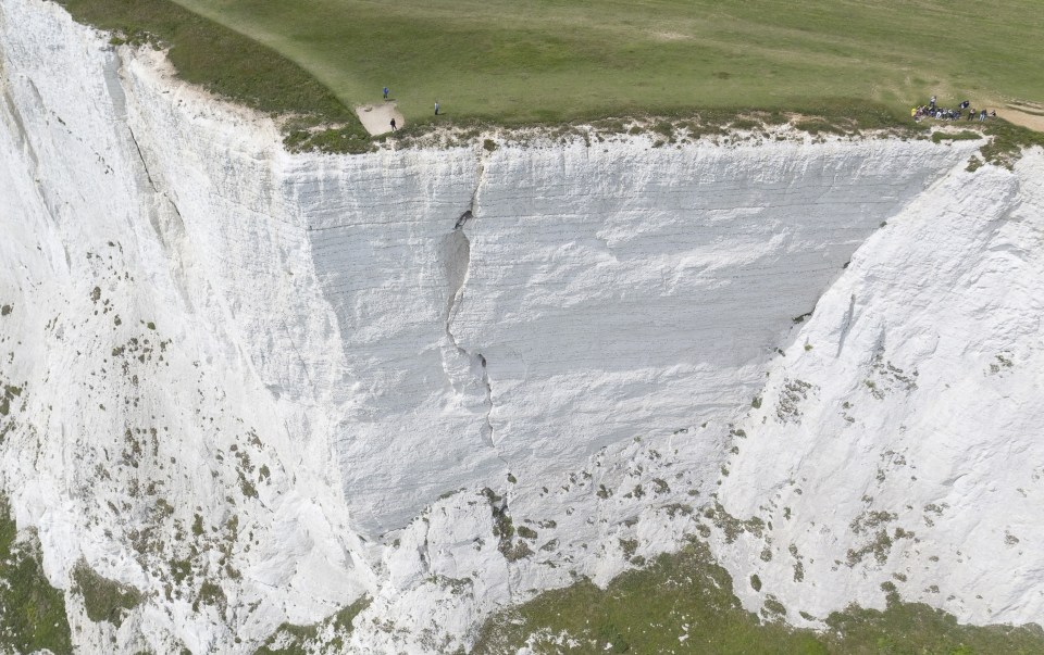 Beachy Head crack 