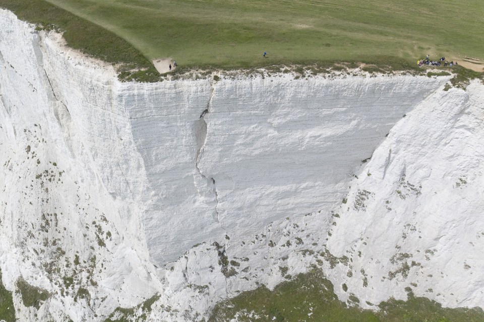 Beachy Head crack 