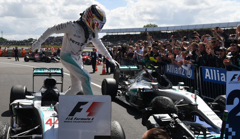  Hamilton guided his Mercedes around Sliverstone for a fourth British GP win