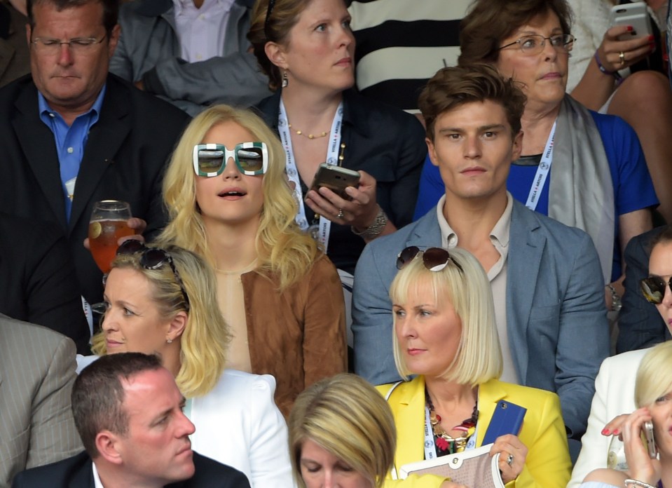  Pixie Lott and her boyfriend Oliver Cheshire watched the match